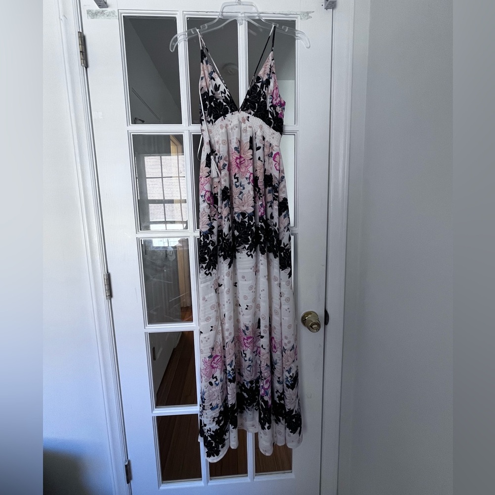 The Impeccable Pig Floral Boho Maxi Dress V-Neck Tassel Back S/M